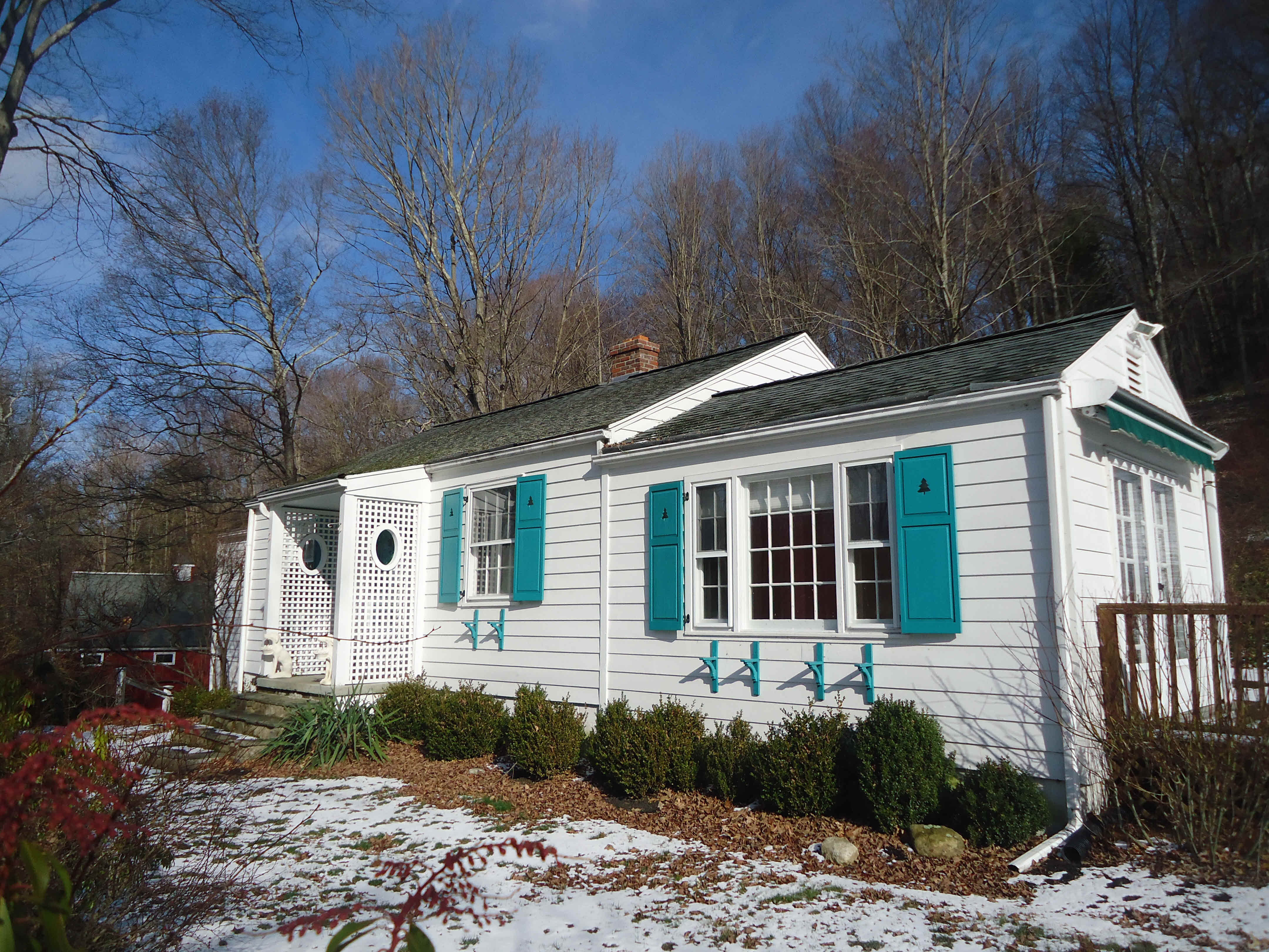 Building photograph for 179 CLATTER VALLEY RD
